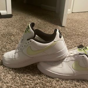 Nike Air Force 1 Low
Worldwide White Volt